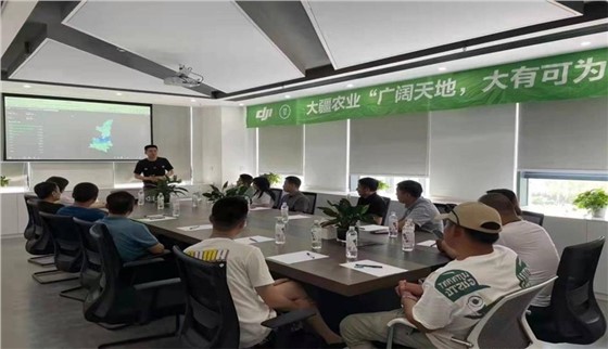 某某学校无人机应用技术专业，引领低空经济人才培养新标杆