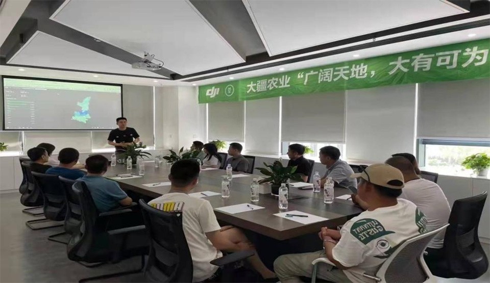 某某学校无人机应用技术专业，引领低空经济人才培养新标杆